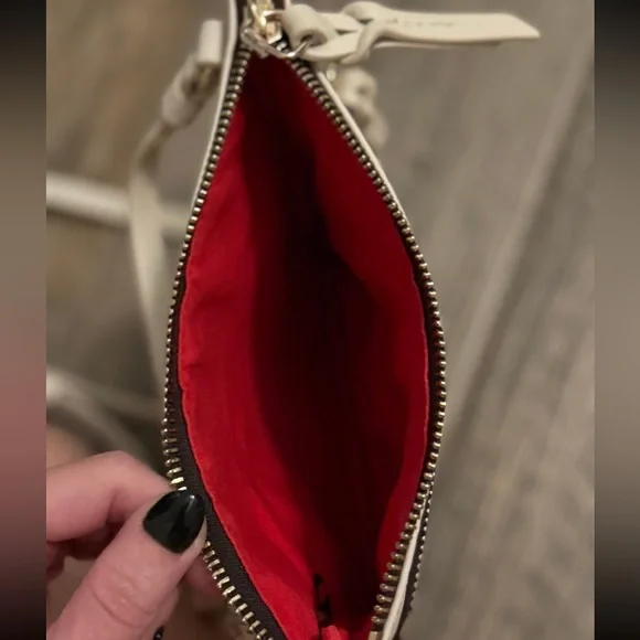 Dooney & Bourke Cream Triple Zip Leather Crossbody Bag NWOT - Picture 3 of 10